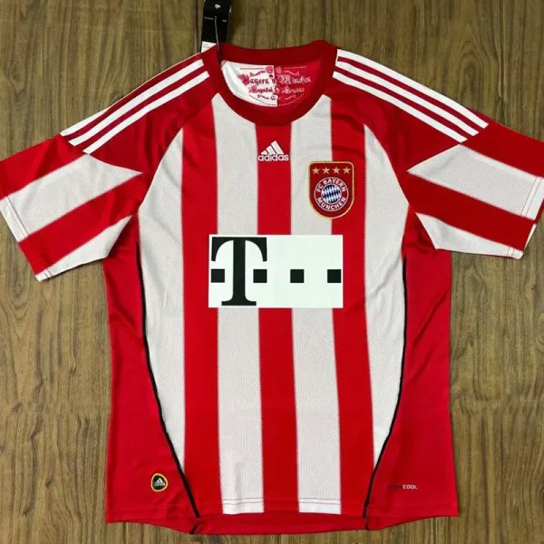10-11 Bayern Home Retro Soccer Jersey