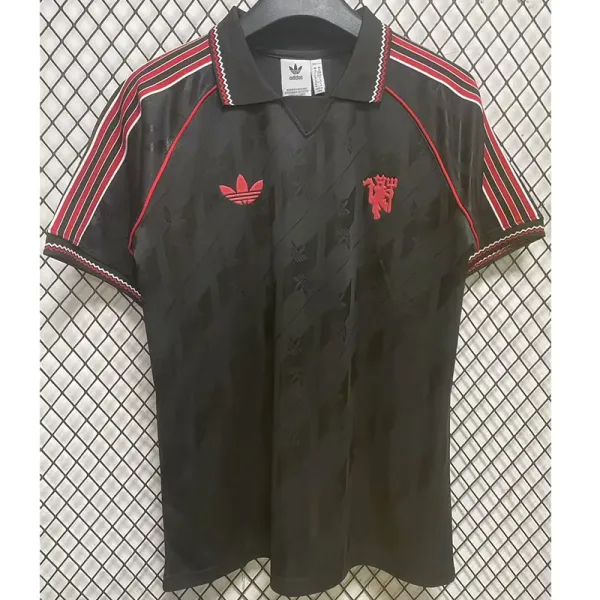 24-25 Manchester United Black Special Retro Edition Fans Soccer Jersey